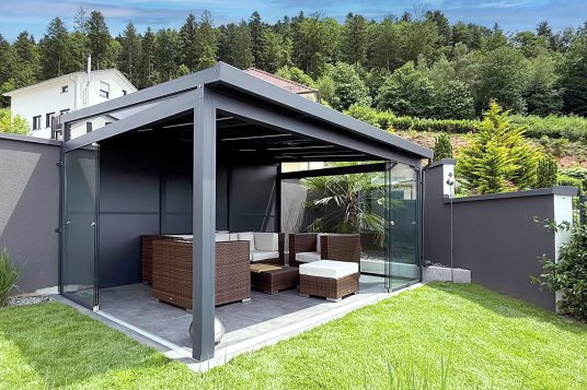 
                                                            Gutta Gartenzimmer offen
                                                    